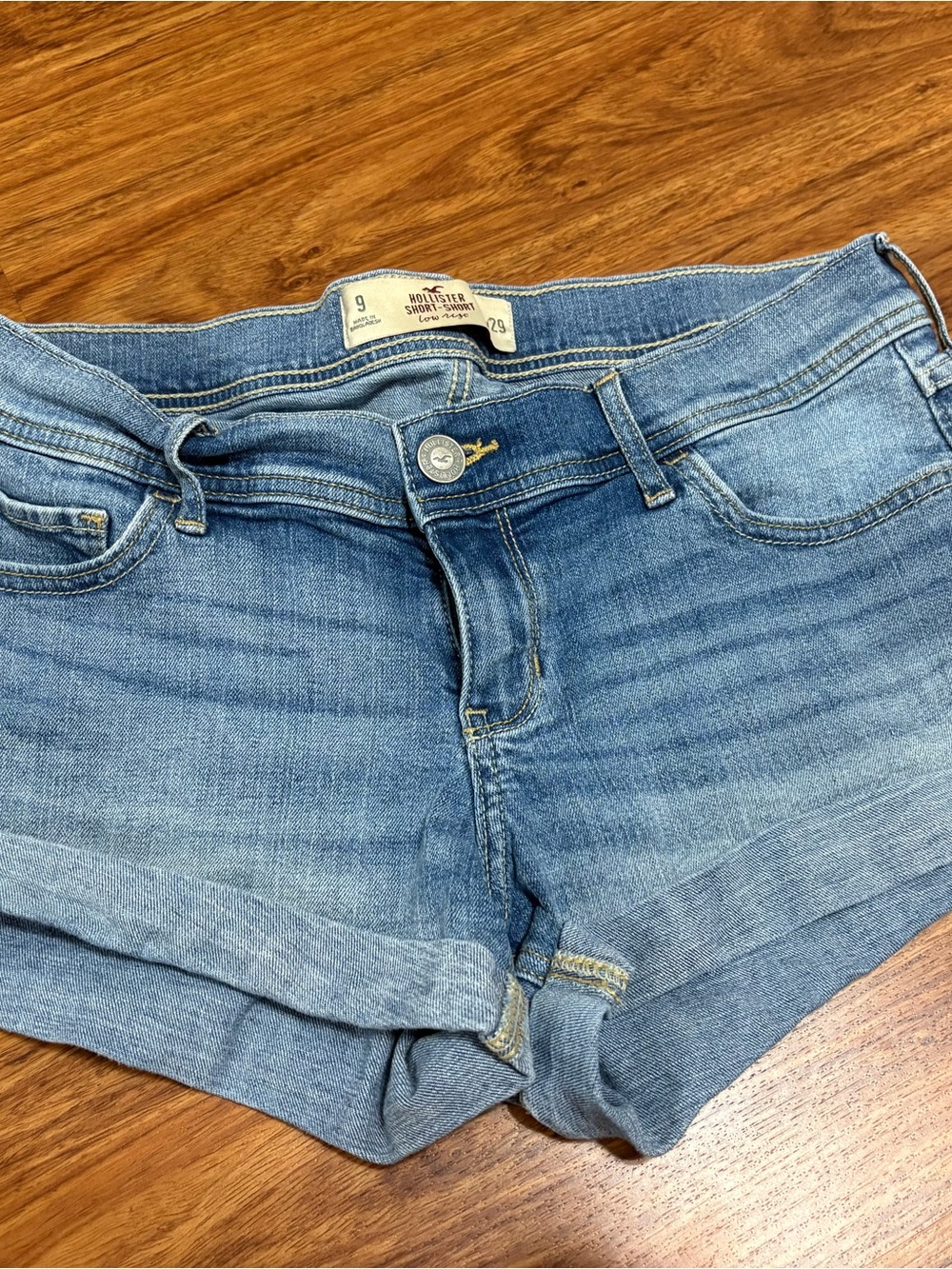 Hollister Women's Faded Blue Rolled-Hem Denim Short-Short Low Rise Shorts